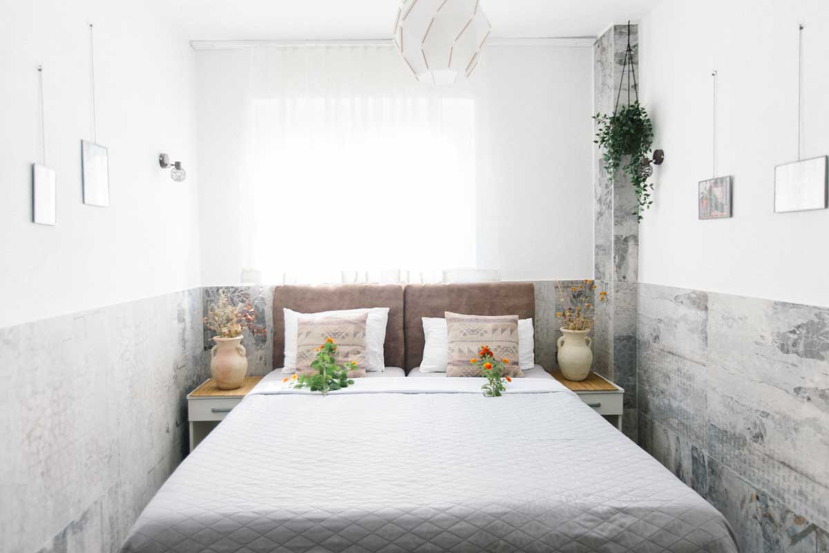 Room-2-doublebed-mahakala-center