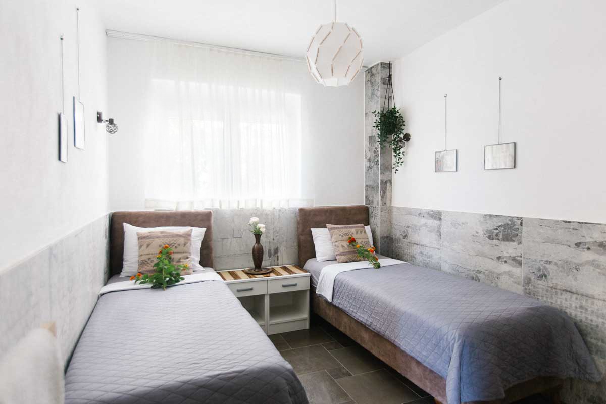 Room-2-ensuite-mahakala-center