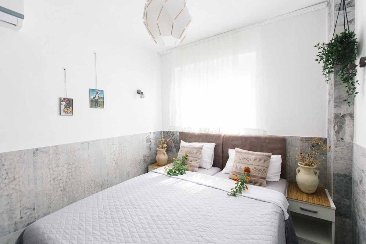 Room-2-window-Mahakala-center