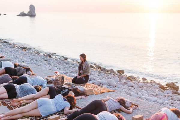 beach-yoga-retreat-sunset