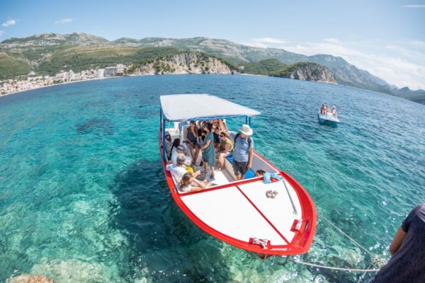 boatride-explore-relax