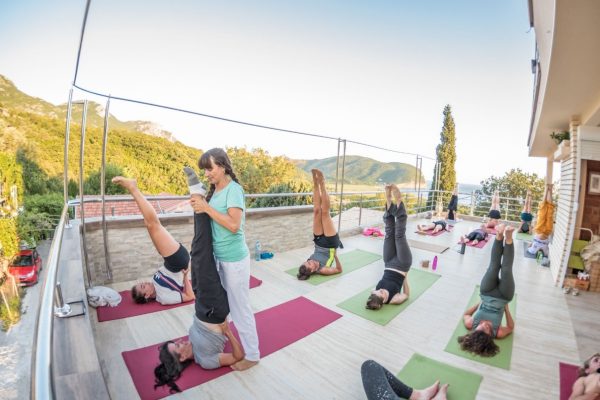 yoga-yogatraining-yogini